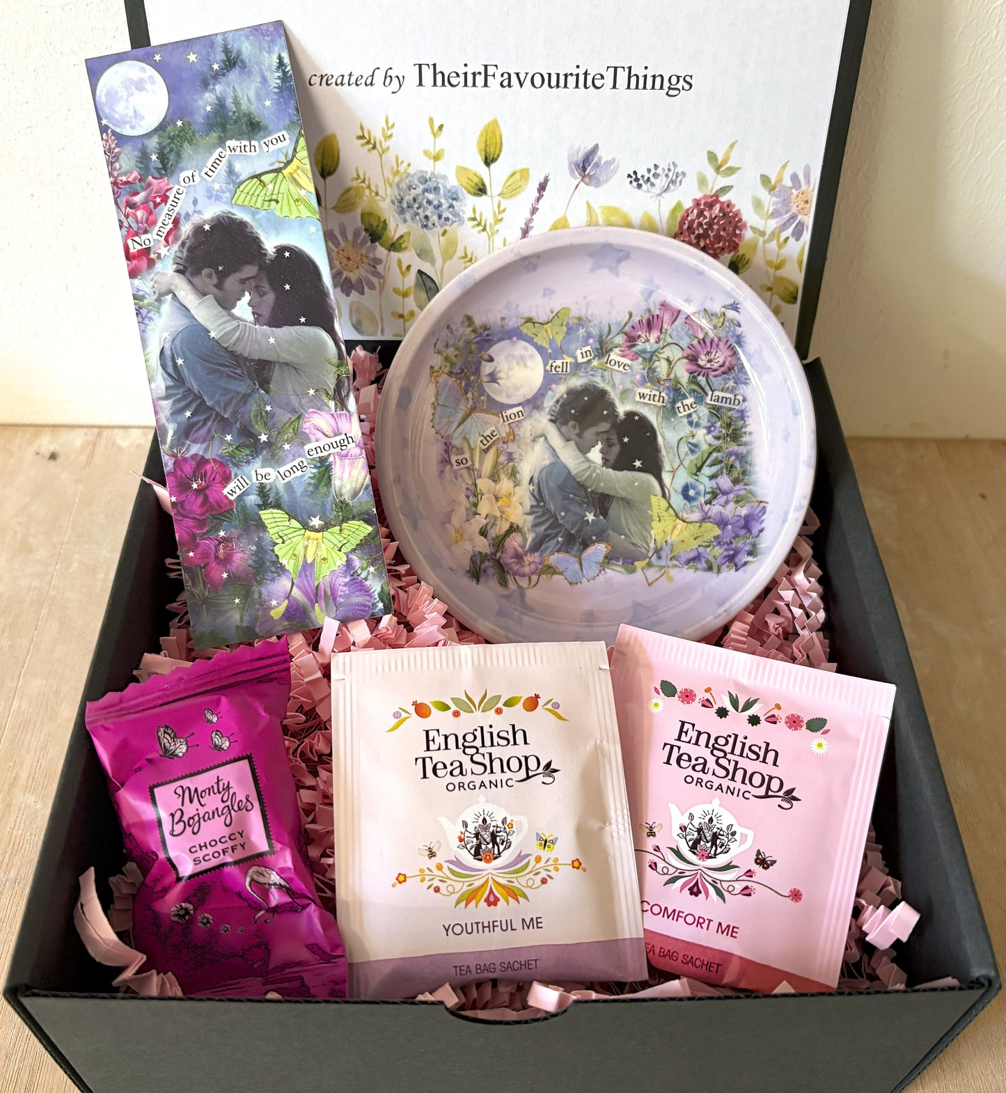 Millie's Pottery Twilight 'So the Lion fell in love with the Lamb' Trinket Dish and Book Mark Gift Set
