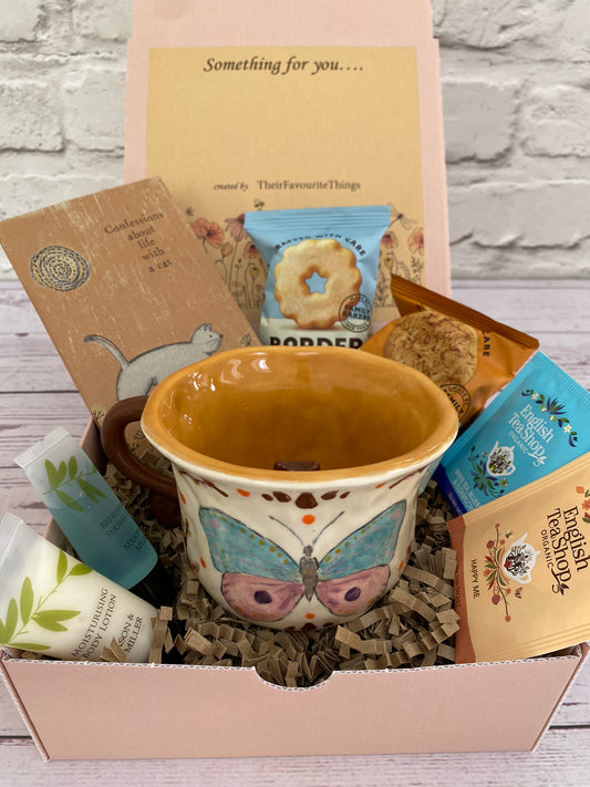 Millie's Pottery Large Butterfly and Flowers with Cute Peekaboo Brown Cat Mug Gift Set
