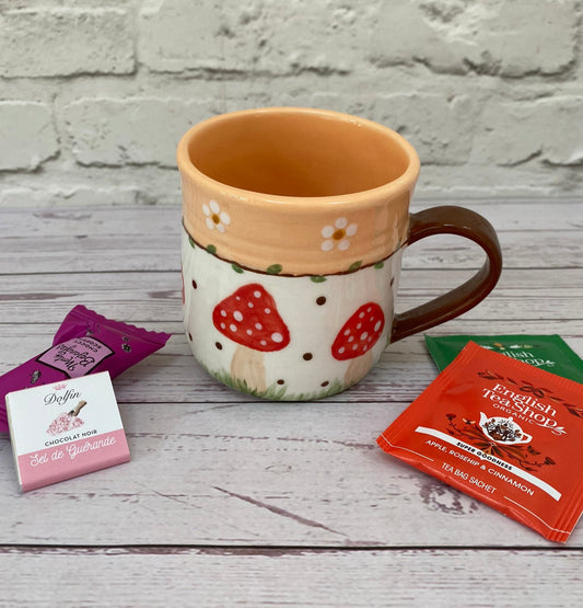 Millie's Pottery Large Cottage Folk Art Toadstool and Daisy Peek-a-boo Toadstool Mug Gift