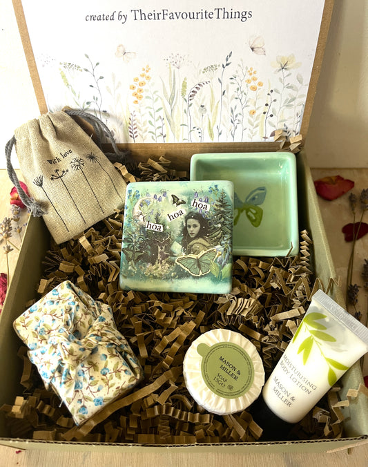 Millie's Pottery Twilight 'Hoa Hoa Hoa' Trinket Box Gift Set