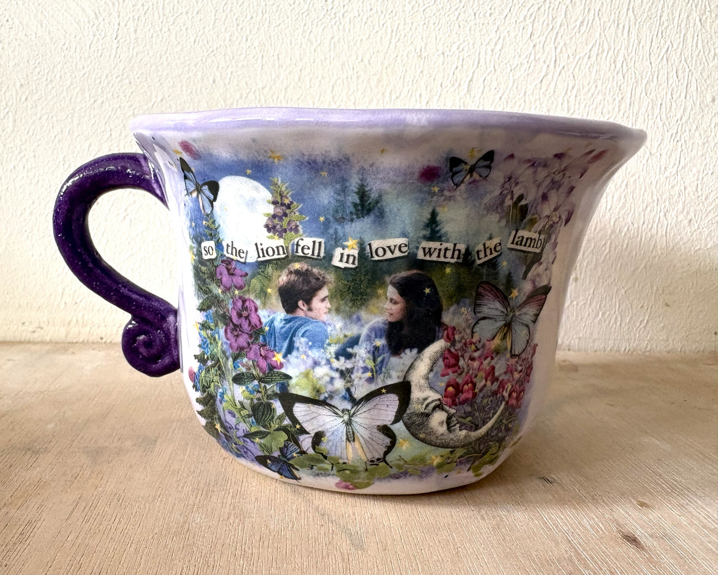 Millie's Pottery Twilight 'Lion and Lamb' Large Scroll Handle Mug Gift