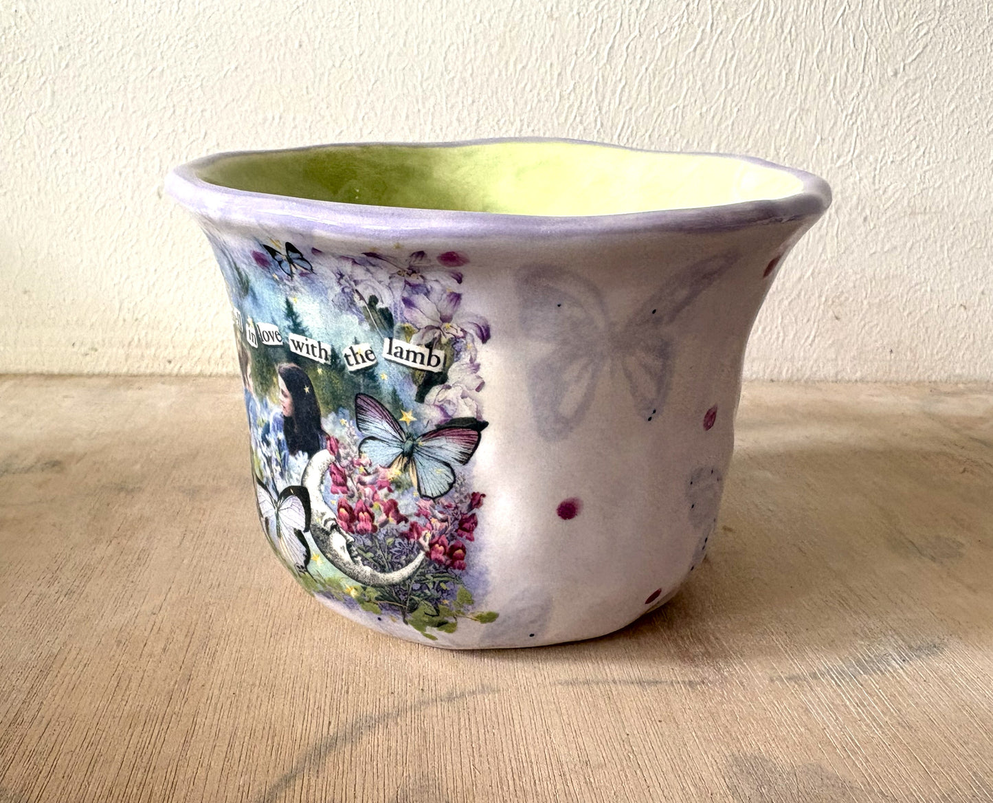 Millie's Pottery Twilight 'Lion and Lamb' Large Scroll Handle Mug Gift